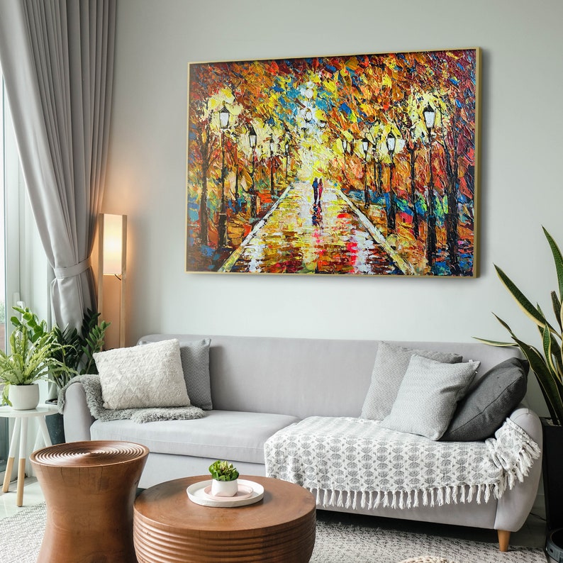 Romantisk gademaleri i byen - Farverig efterårsparkscene med et par, der går - Stor impressionistisk lærredsvægkunst til stuen